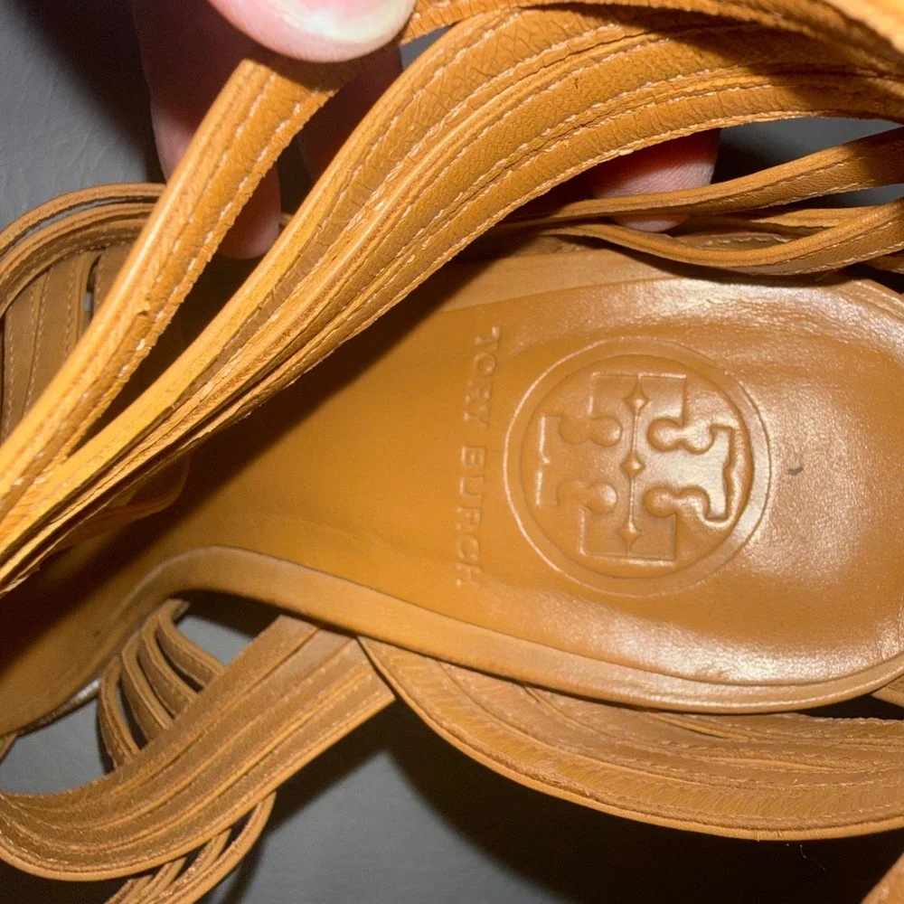 Tory Burch Tan Leather Strappy Caged Stiletto Heels Sandals Gold Logo Zip 8.5M